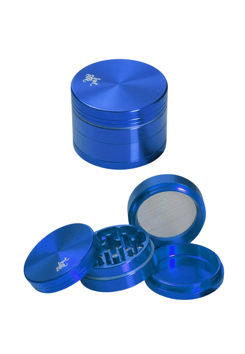 Zusammengesetzter blauer Black Leaf Alu Grinder, 4-teilig mit Magnetdeckel.